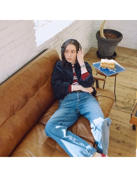 A158 vintage digital watch with a metal strap | Retro style