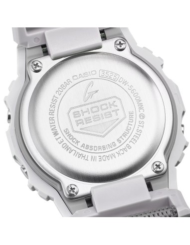 G-SHOCK DW-5600MNC: comodidad extrema con correa de tela