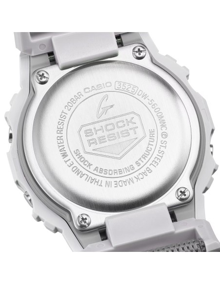 G-SHOCK DW-5600MNC: comodidad extrema con correa de tela