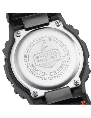 G-SHOCK DW-5600MNC: comodidad extrema con correa de tela