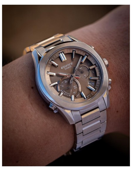 EDIFICE EQB-1300 | Cronógrafo Solar con Bluetooth®