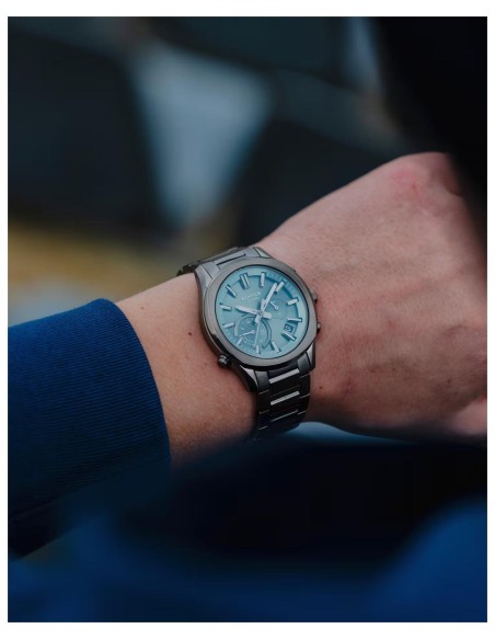 EDIFICE EQB-1300 | Cronógrafo Solar con Bluetooth®