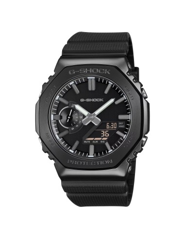 GM-2100LXB LUXE BLACK: a G-SHOCK watch with a sophisticated design, featuring a black metal bezel, gold detailing and a minimali
