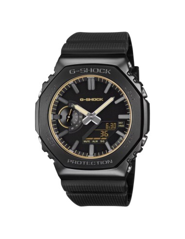 GM-2100LXB LUXE BLACK: a G-SHOCK watch with a sophisticated design, featuring a black metal bezel, gold detailing and a minimali